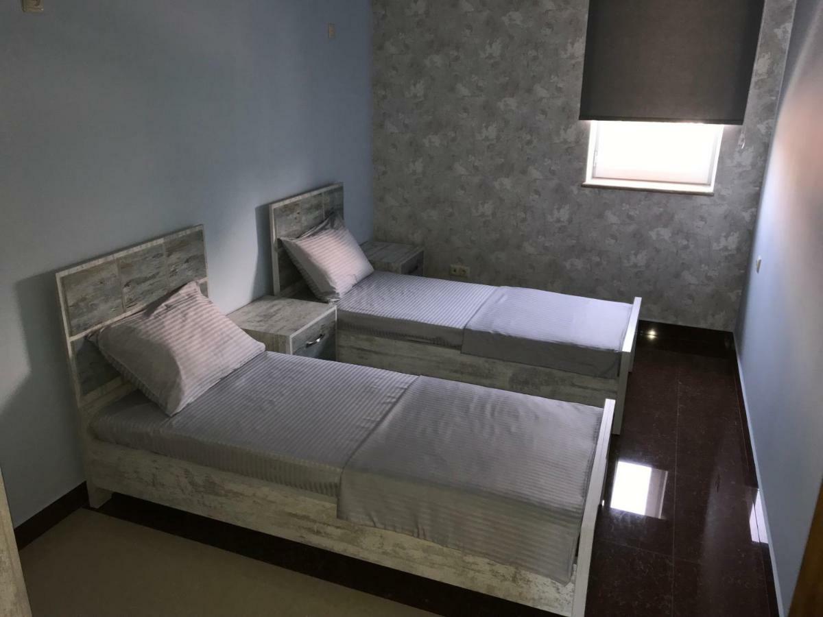Liko Hostel Erevan Esterno foto