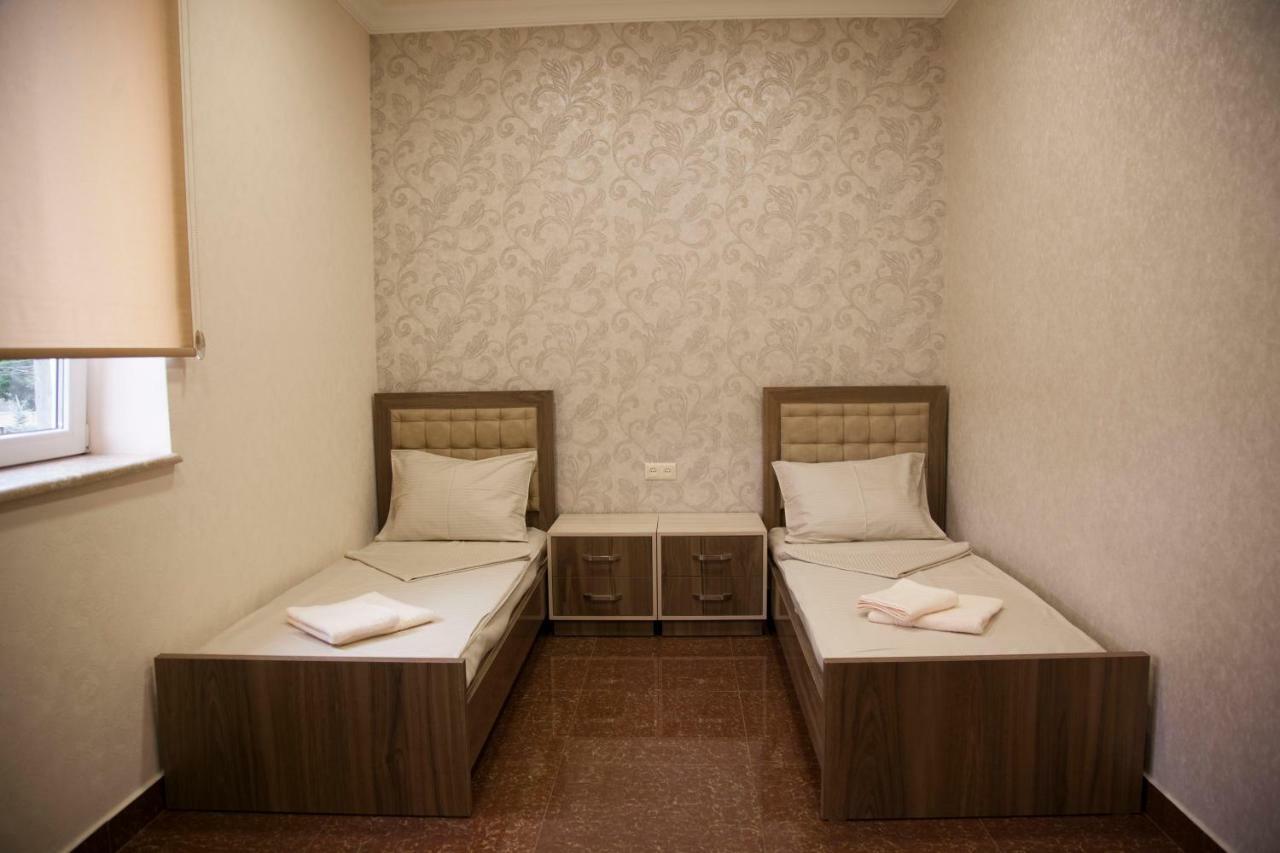 Liko Hostel Erevan Esterno foto